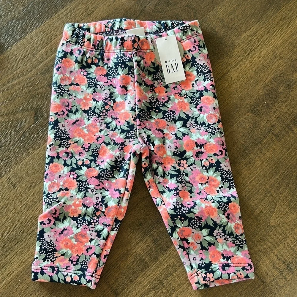 - Baby gap 6-12 months NWT